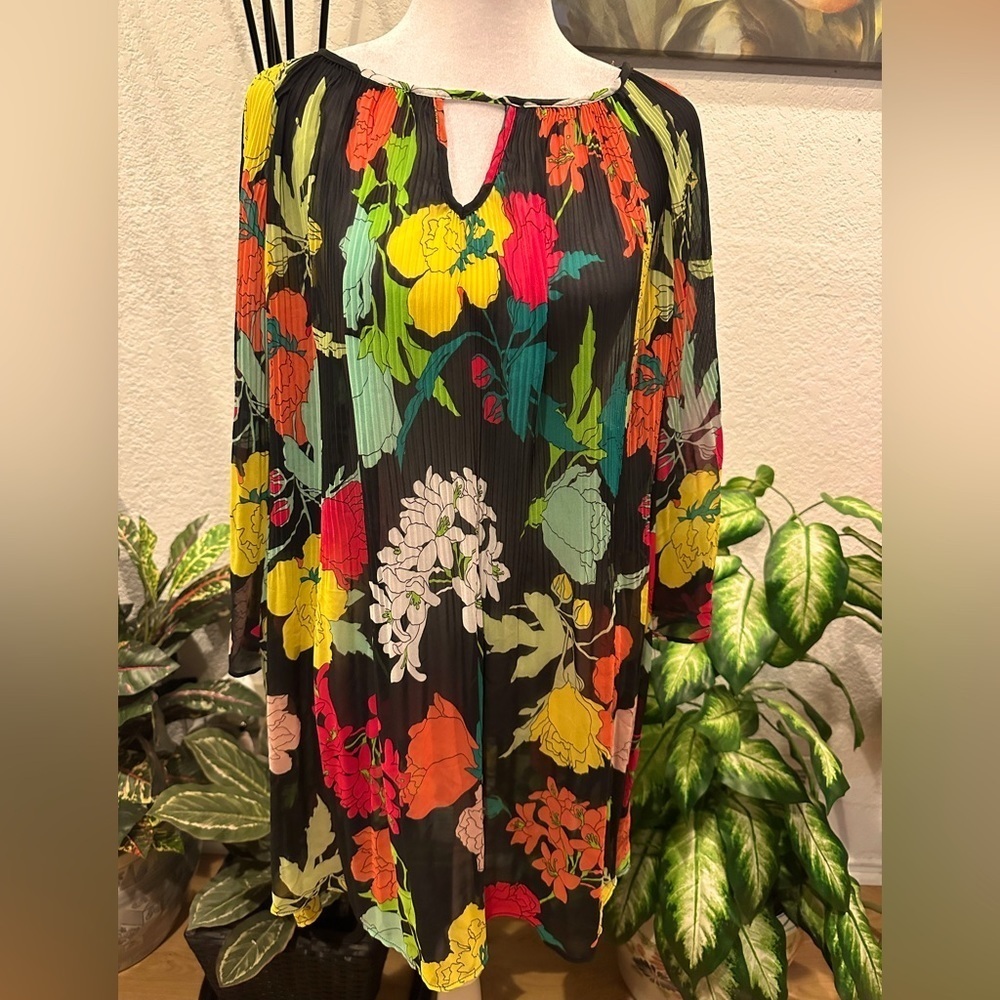 Roman’s floral blouse size 26W
